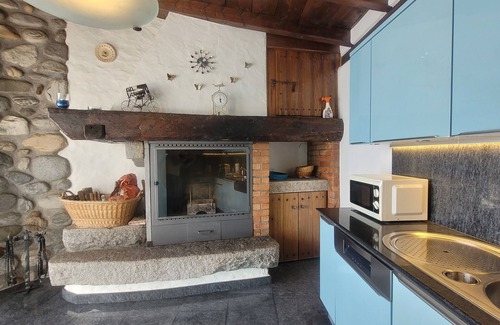 Minusio House | Moorea - Sonnenverwöhntes Tessiner Haus mit Viel Komfort, Fasssauna und Hot Pot