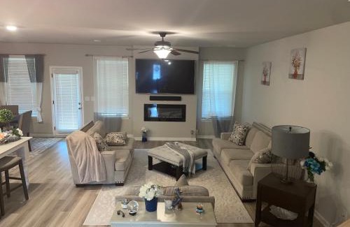 Locust Grove House | Moores Oasis