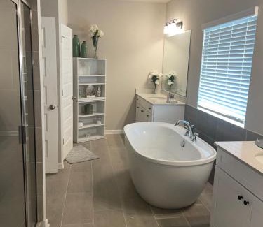 Locust Grove House | Moores Oasis