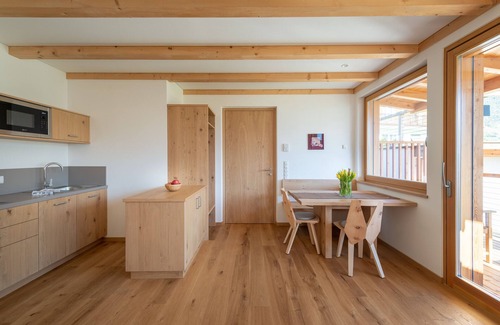 Marlengo Apartment | Moosbichlerhof apartment 70 m2 with 2 bedrooms, terrace, pool, Merano Card