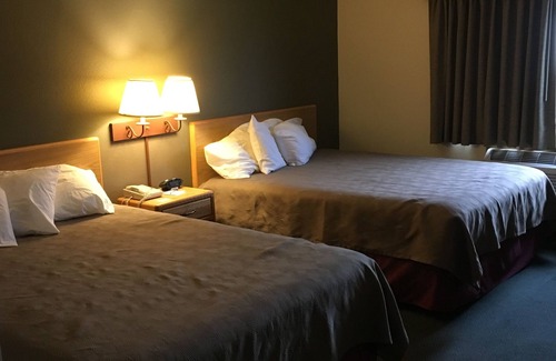 Moose Lake Hotel | Moose Lake Lodge & Suites