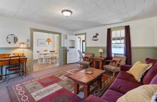 Holderness House | Moose Manor- Squam Waterfront