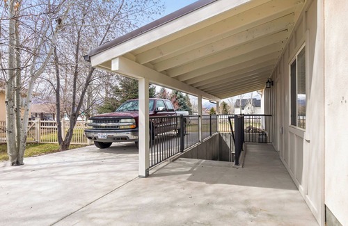 Heber House | Moose Tracks Inn: Spacious Lower Level Retreat in Heber Valley