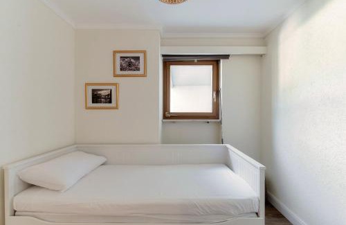 Morcote Apartment | Morcote Romance by Quokka 360 - flat with patio and communal pool