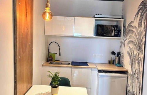 Saint-Martin-de-Londres Apartment | More.