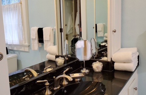 Dilworth Bed & Breakfast | Morehead Inn