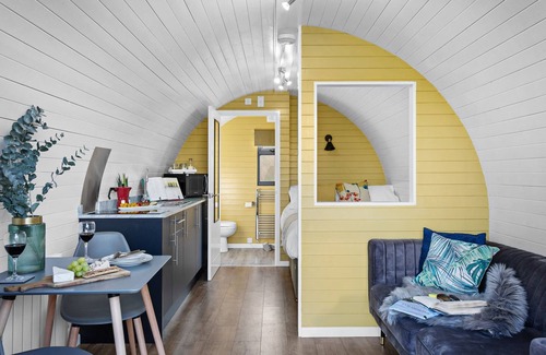 Wells Cabin | Morgan Sweet, Apple Tree Glamping - a chalet that sleeps 2 guests in 1 bedroom