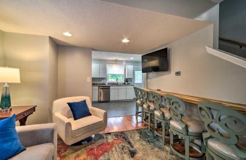 Morgantown House | Morgantown Home with Deck about 2 Mi to WV University!