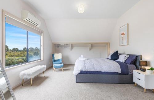 Laharum House | Morningside farm house with Mountian views.