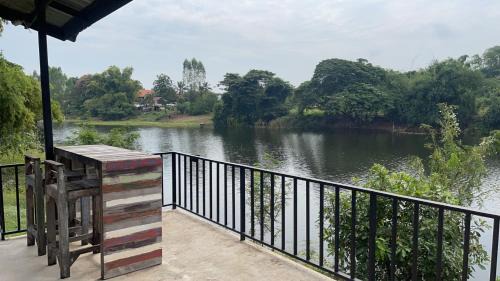Kamphaeng Saen House | Morocco Blue cafe by Chilong River Farm Resort