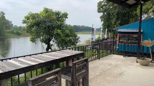 Kamphaeng Saen House | Morocco Blue cafe by Chilong River Farm Resort