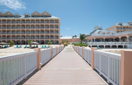 Colliers Bay Condo | Morritt's Tortuga Club Studio Unit Friday Check-In