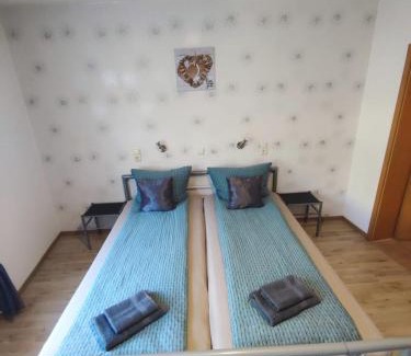 Briedel Apartment | Mosel Restaurant & Weinstube Zum Anker