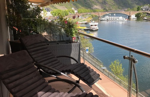 Cochem Apartment | Moselapart 2 - exclusive penthouse with balcony and view of the Moselle