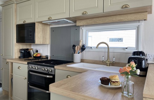 Holworth Cabin | Moselle - Creek Caravan Park Ringstead - Dog Friendly