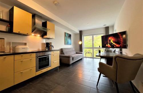 Cochem Apartment | Moselpromenade Villa Moselufer, Panorama & Burg Cochem Blick, Netflix, Balkon