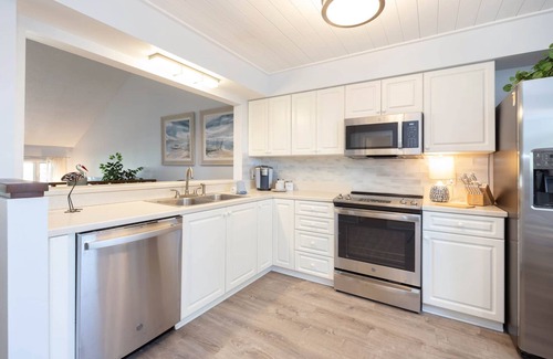 St. Simons Island Condo | Moss Oak Golf Course Lake view