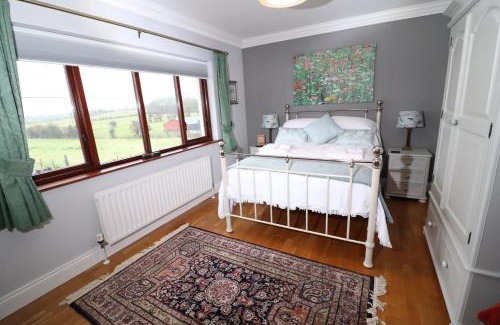 Randalstown Bed & Breakfast | Mossvale Lodge Country House Bed and Breakfast