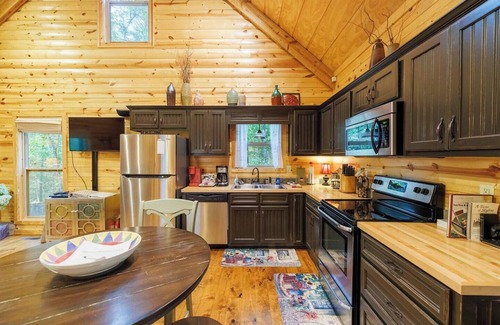 Mentone Cabin | Mossy Rock Retreat | Hot Tub, Fire Pit, Near Falls