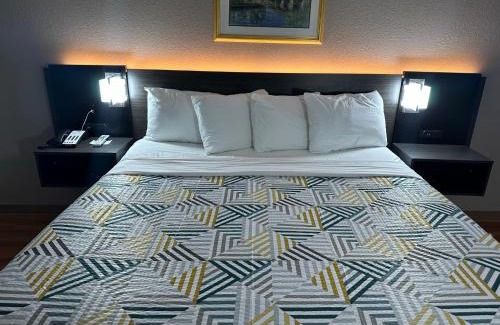 Alvarado Hotel | Motel 6 Alvarado TX