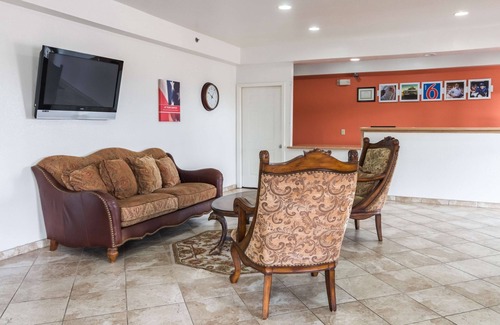 Alvarado Hotel | Motel 6 Alvarado, TX