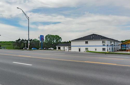 Augusta Hotel | Motel 6-Augusta, KS