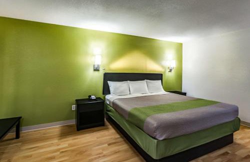 Augusta Hotel | Motel 6-Augusta, KS