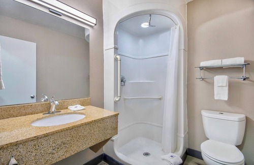 North Lamar Hotel | Motel 6 Austin, TX - North