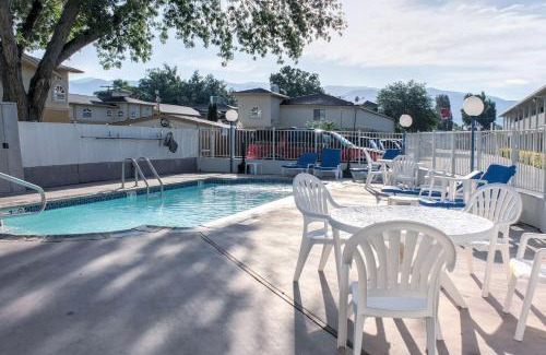 Bishop Hotel | Motel 6-Bishop, CA