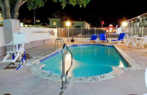 Bishop Hotel | Motel 6-Bishop, CA