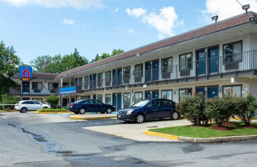 Camp Springs Hotel | Motel 6-Camp Springs, DC - South Camp Springs