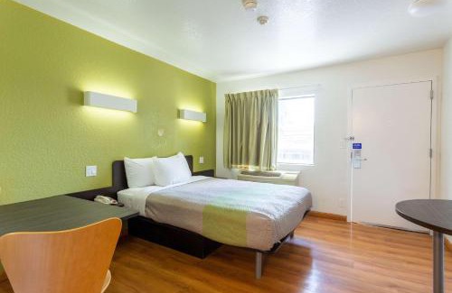 Camp Springs Hotel | Motel 6-Camp Springs, DC - South Camp Springs