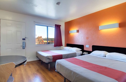 Capitol Heights Hotel | Motel 6 Capitol Heights, MD - Washington