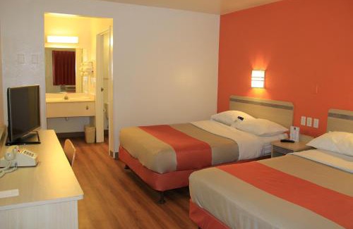 Enfield Hotel | Motel 6-Enfield, CT - Hartford