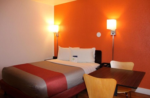 Goodland Hotel | Motel 6-Goodland, KS