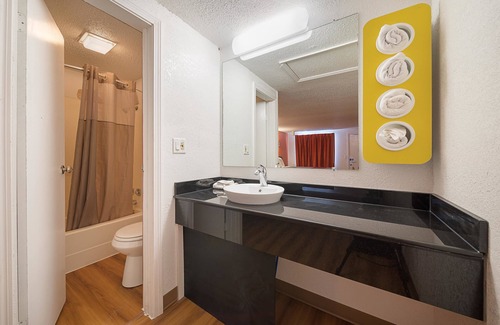 Athol Springs Hotel | Motel 6 Hamburg, NY