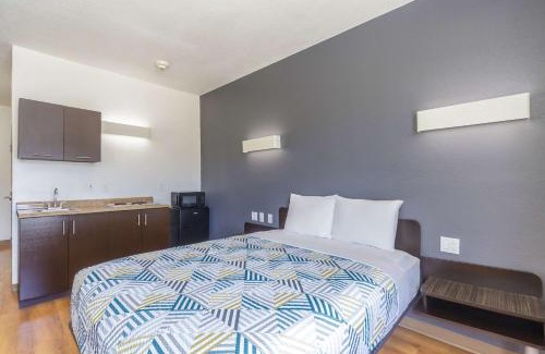Laredo Hotel | Motel 6-Laredo, TX - Airport