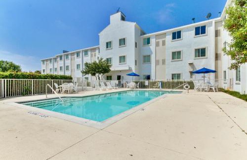 Lewisville Hotel | Motel 6-Lewisville, TX - Dallas