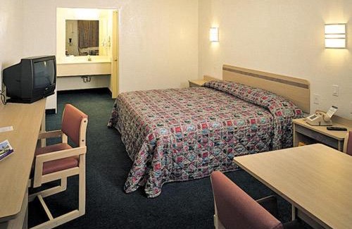 Oak Creek Hotel | Motel 6-Oak Creek, WI