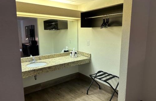 Eden Hotel | Motel 6-Pooler, GA - Savannah Airport