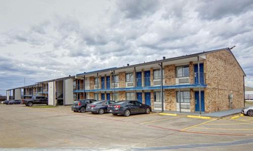Red Oak Hotel | Motel 6-Red Oak, TX - Dallas