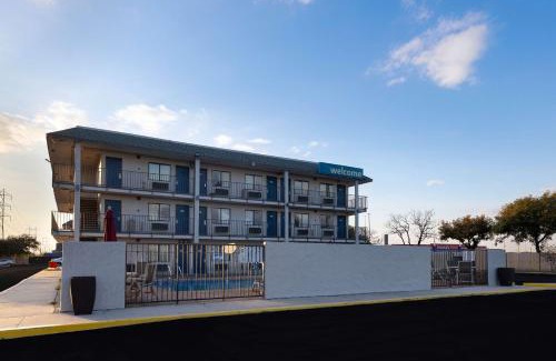 West San Antonio Hotel | Motel 6-San Antonio, TX - West SeaWorld