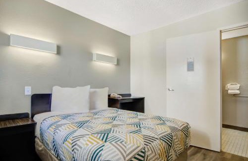 North San Jose Hotel | Motel 6-San Jose, CA - Airport