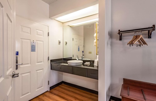 Shreveport Hotel | Motel 6 Shreveport, LA