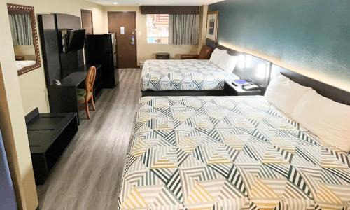 Ira Hotel | Motel 6-Snyder, TX
