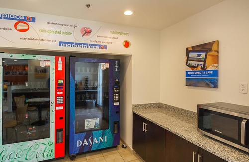 Roseland Hotel | Motel 6 South Bend, IN - Mishawaka