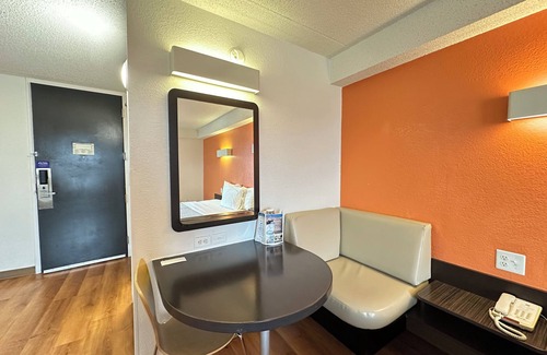 Springfield Hotel | Motel 6 Springfield, VA - Washington DC Southwest