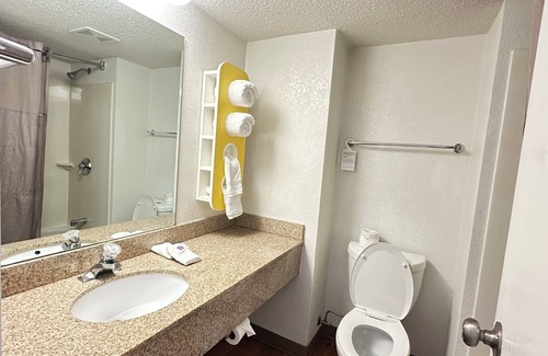 Springfield Hotel | Motel 6 Springfield, VA - Washington DC Southwest
