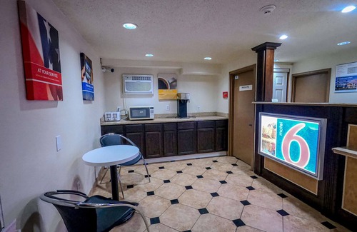 Point Pleasant - Toms River Hotel | Motel 6 Toms River, NJ - Near Seaside Heights
