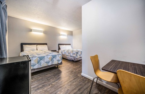 Point Pleasant - Toms River Hotel | Motel 6 Toms River, NJ - Near Seaside Heights